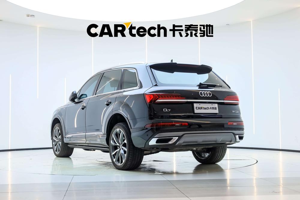 Audi Q7 2023 55 TFSI f our S line Sporty – фото 5