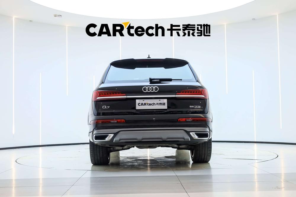 Audi Q7 2023 55 TFSI f our S line Sporty – фото 6