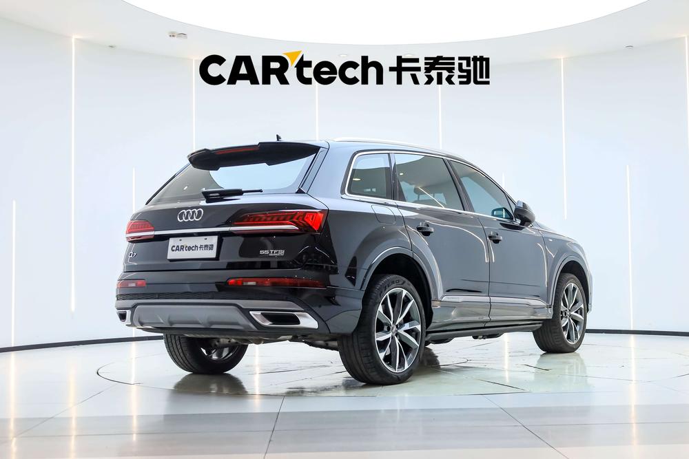 Audi Q7 2023 55 TFSI f our S line Sporty – фото 7