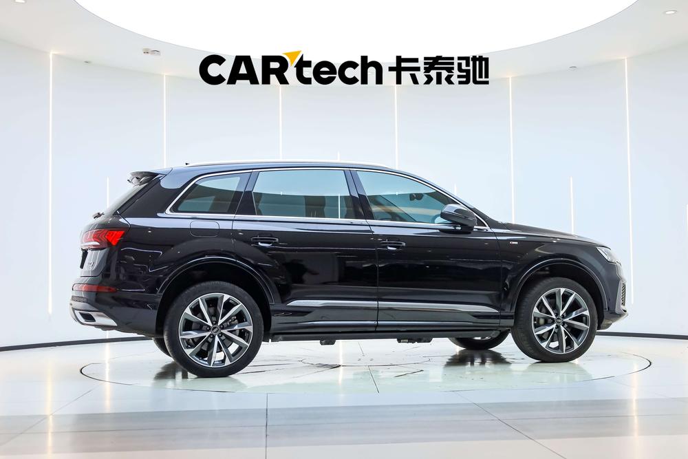 Audi Q7 2023 55 TFSI f our S line Sporty – фото 8
