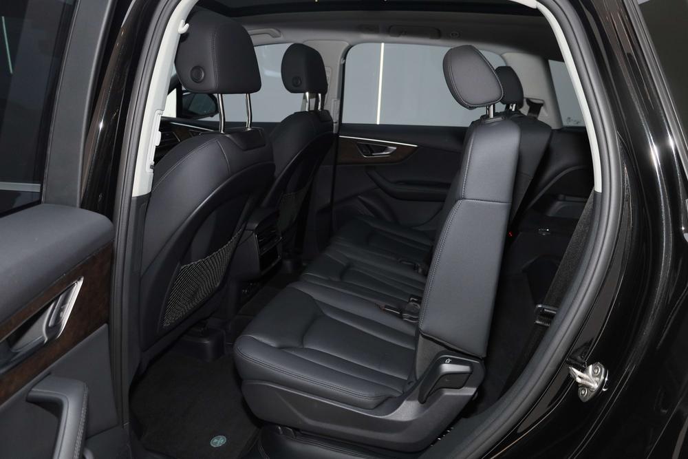 Audi Q7 2023 55 TFSI f our S line Sporty – фото 23
