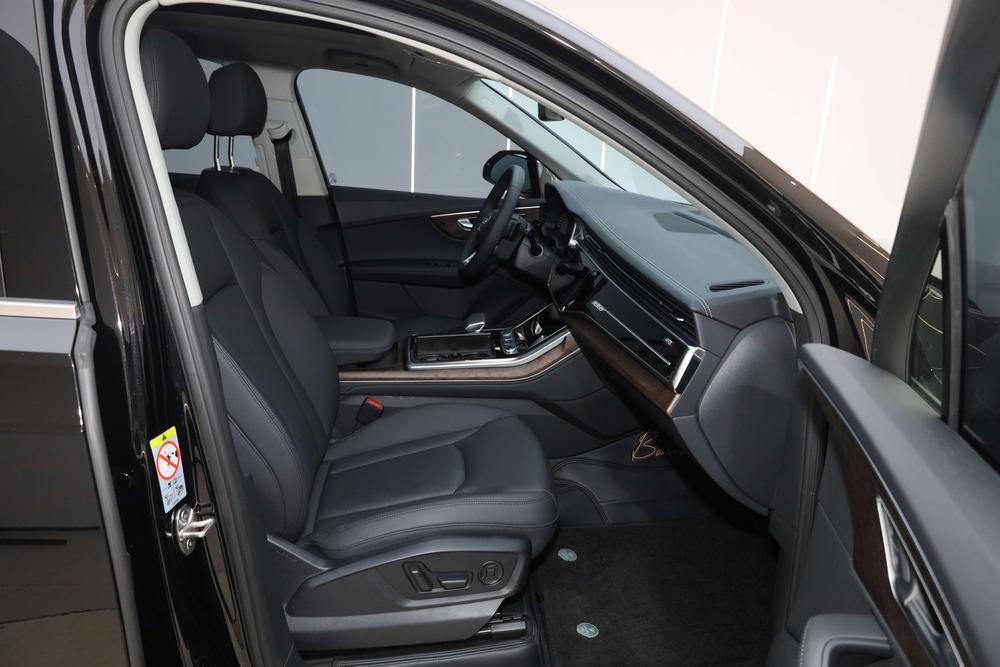 Audi Q7 2023 55 TFSI f our S line Sporty – фото 28
