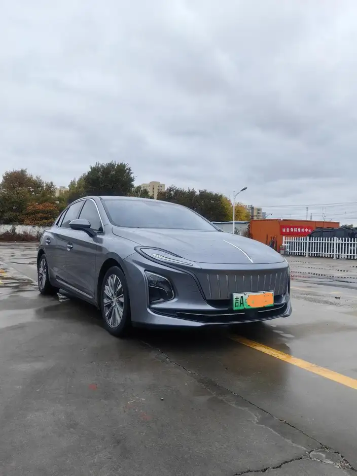Hongqi E-QM5 2024 Model 560KM PLUS Edition 100kW – фото 3