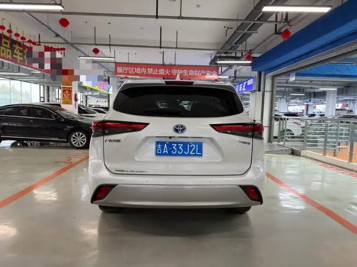 Toyota Highlander 2022 Model Hybrid 2.5L 2WD Premium Edition 7 seat – фото 5