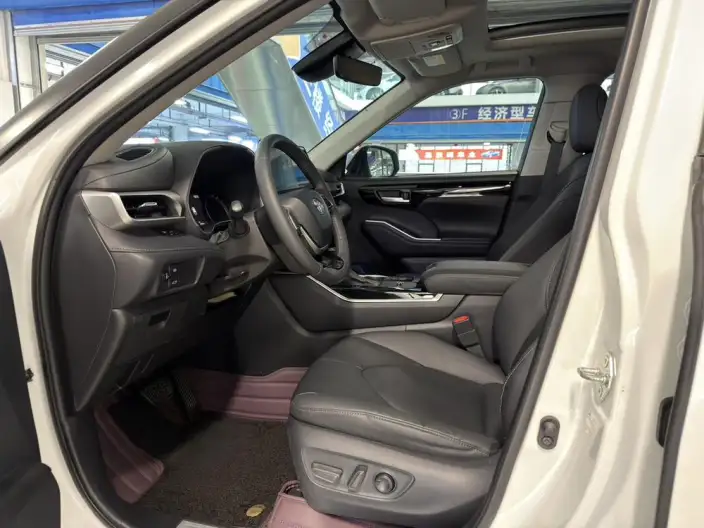 Toyota Highlander 2022 Model Hybrid 2.5L 2WD Premium Edition 7 seat – фото 8
