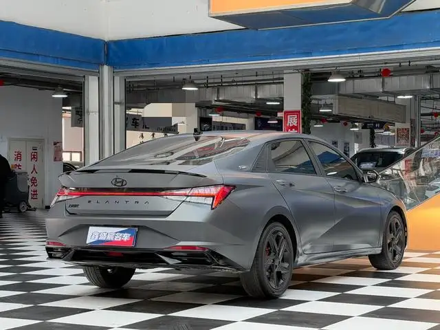 Hyundai Ioniq 2022 Model 1.5L CVT 20th SE 20th Anniversary Memorial Edition – фото 6