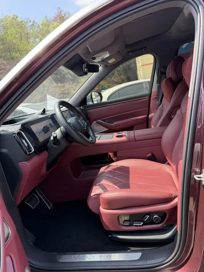 AITO M8 2025 Model 235 Extended Range Edition 4WD – фото 9