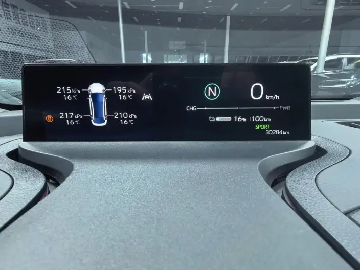 TOYOTA bZ3 2023 Model Long Battery Life Pro Premium – фото 7