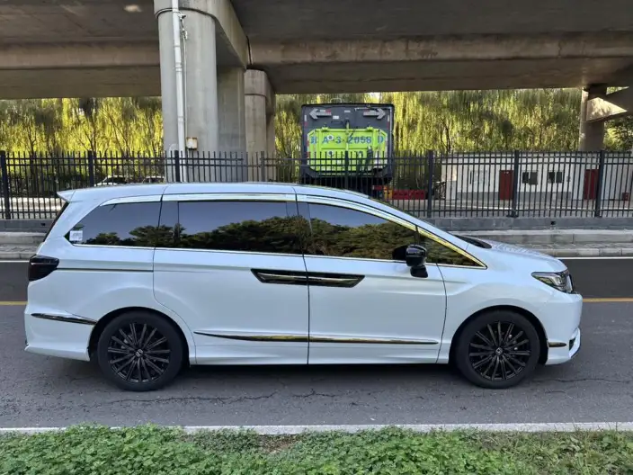 Honda Elysion 2024 Model 2.0L e:HEV Deluxe Edition – фото 7