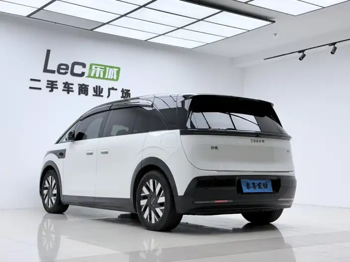 ZEEKR MIX 2025 Model 102kWh Long Battery Life Pro Smart Driving Edition