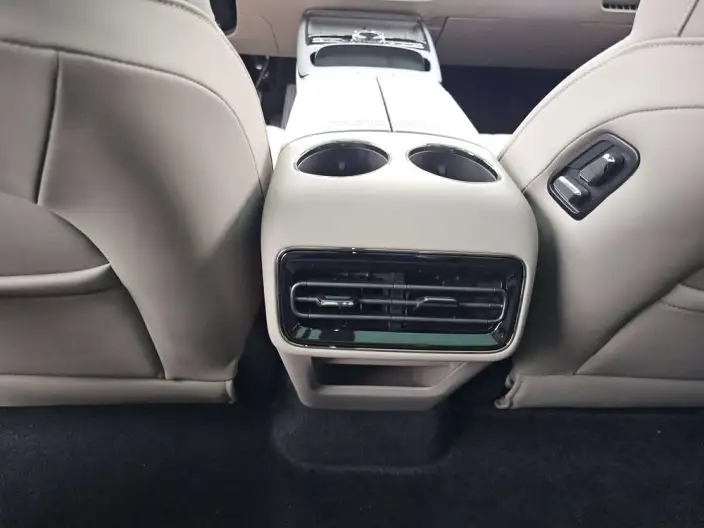 Geely Galaxy E8 PHEV 2025 Model 130km EM-P Galaxy Edition – фото 8