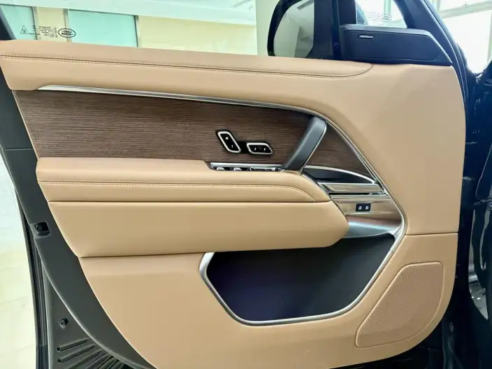 Range Rover 2025 Model 3.0 L6 400PS Shengshi Extended Edition – фото 6