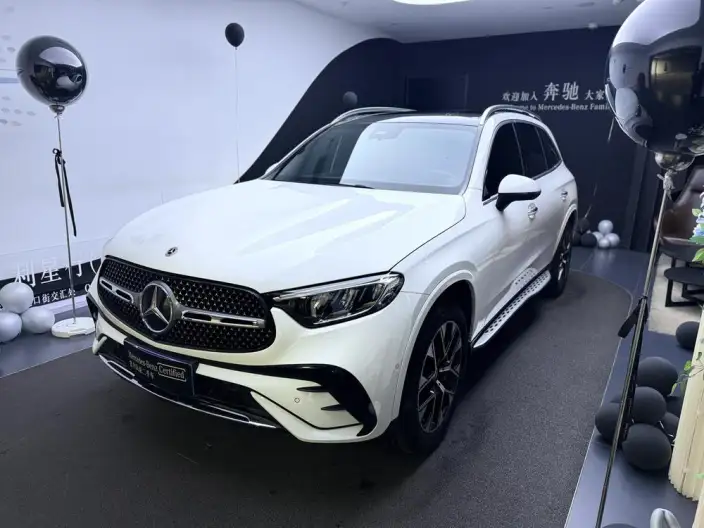 Mercedes-Benz GLC 2023 Model Facelift GLC 260 L 4MATIC Luxury Model 5 seat – фото 1