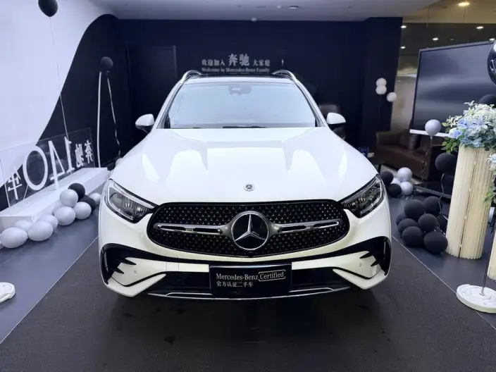 Mercedes-Benz GLC 2023 Model Facelift GLC 260 L 4MATIC Luxury Model 5 seat – фото 2