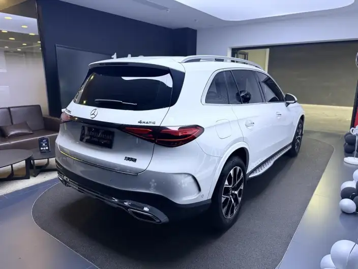 Mercedes-Benz GLC 2023 Model Facelift GLC 260 L 4MATIC Luxury Model 5 seat – фото 4