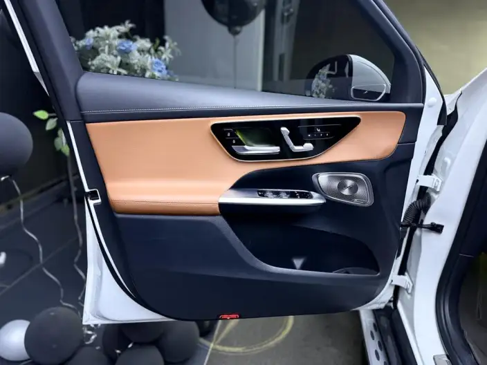 Mercedes-Benz GLC 2023 Model Facelift GLC 260 L 4MATIC Luxury Model 5 seat – фото 5