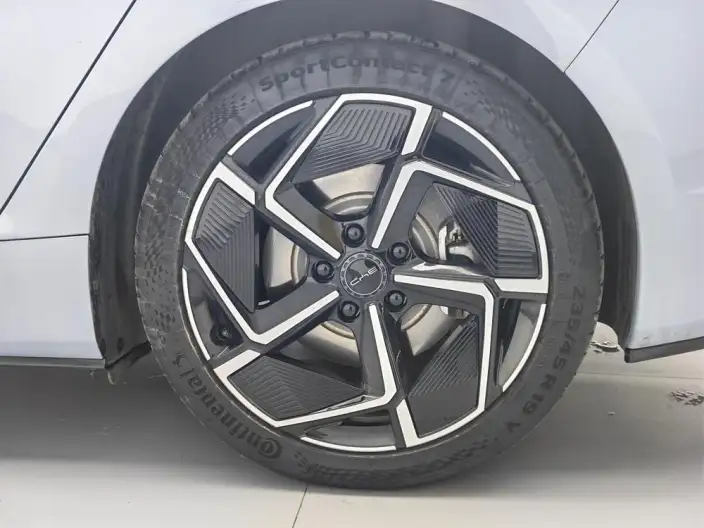 BYD Seal 2022 Model 700KM Long Battery Life Pro Rear Drive Edition – фото 9