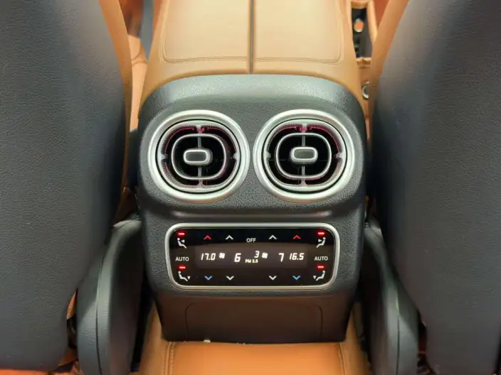 Mercedes-Benz GLC 2023 Model GLC 300 L 4MATIC Dynamic Model 5 seat – фото 8