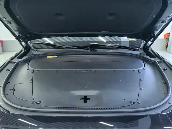 Li Auto ONE 2021 Model Extended Range 6 seat Edition – фото 5