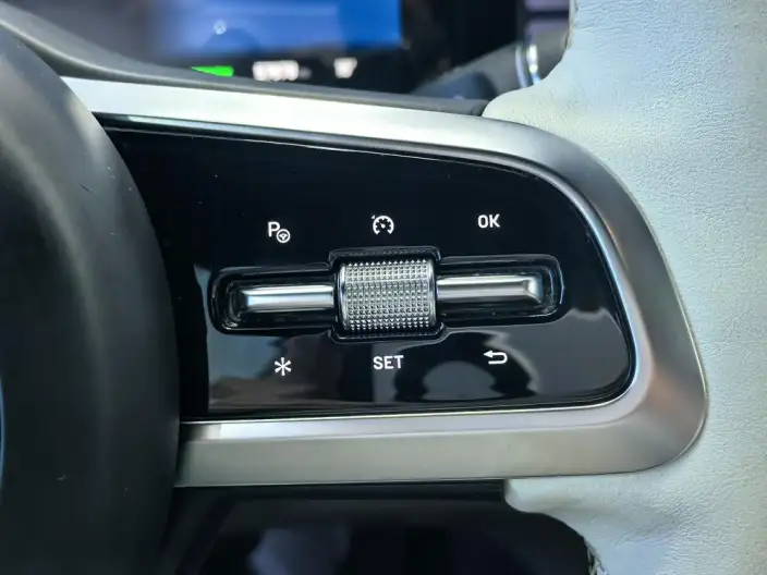 Li Auto ONE 2021 Model Extended Range 6 seat Edition – фото 9