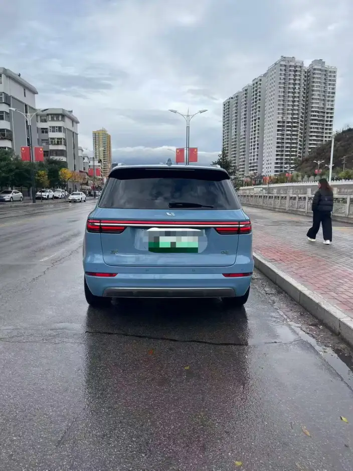 Li Auto ONE 2021 Model Extended Range 6 seat Edition – фото 5