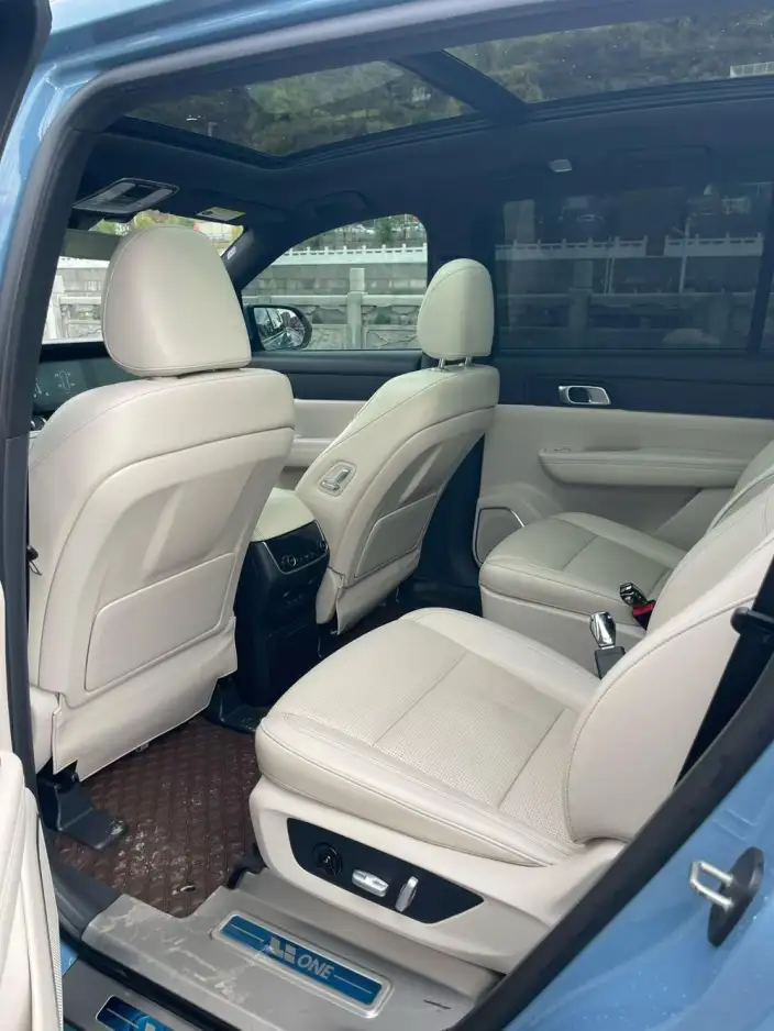 Li Auto ONE 2021 Model Extended Range 6 seat Edition – фото 8
