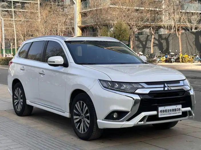 Mitsubishi Outlander 2021 Model 2.4L 4WD Enjoy Edition 7 seat
