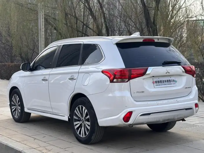 Mitsubishi Outlander 2021 Model 2.4L 4WD Enjoy Edition 7 seat
