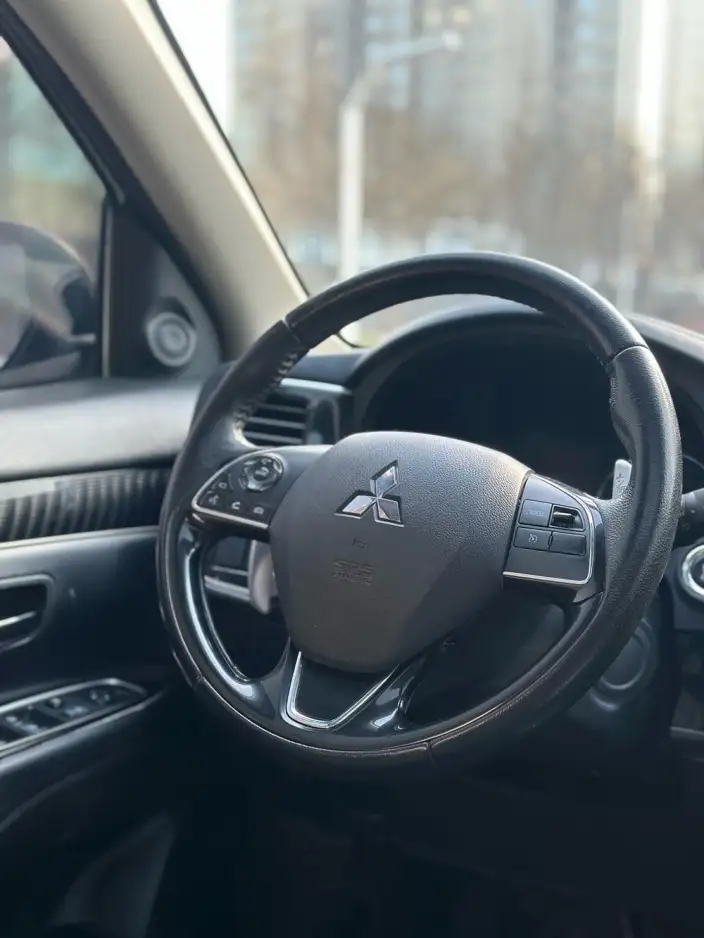 Mitsubishi Outlander 2021 Model 2.4L 4WD Enjoy Edition 7 seat – фото 8