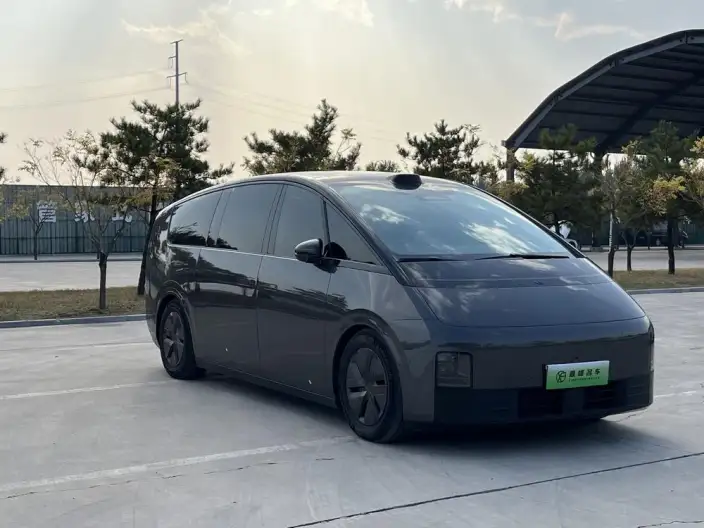 Li Auto MEGA 2024 Model Ultra Edition – фото 2