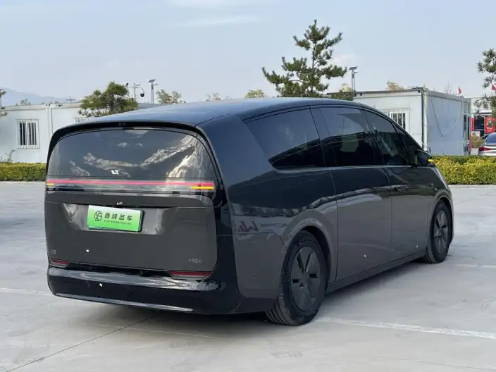 Li Auto MEGA 2024 Model Ultra Edition – фото 4