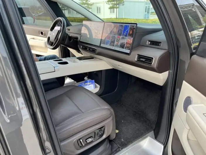Li Auto MEGA 2024 Model Ultra Edition – фото 8