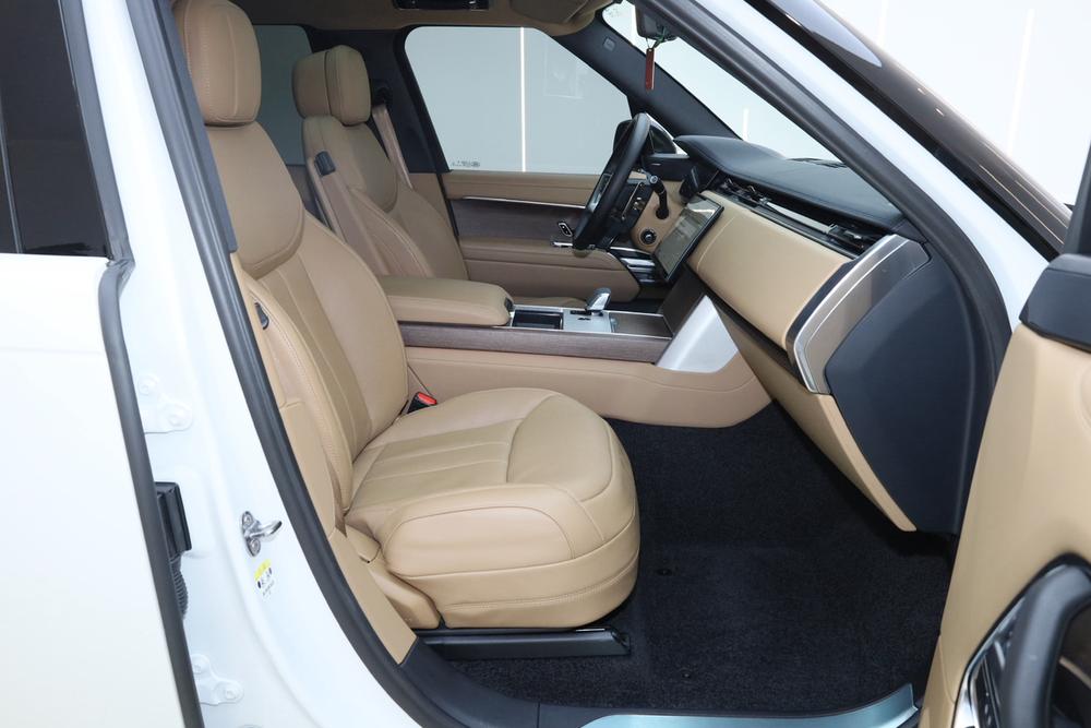 Range Rover 2024 3.0 L6 400PS Centurion Plus 7 seat