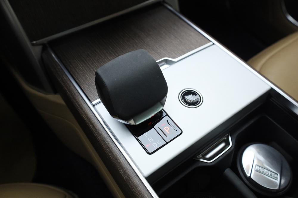 Range Rover 2024 3.0 L6 400PS Centurion Plus 7 seat – фото 5