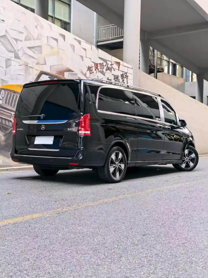Mercedes-Benz V-Class 2021 Model V 260 L Long wheelbase Premium Edition – фото 3