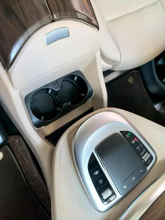 Mercedes-Benz V-Class 2021 Model V 260 L Long wheelbase Premium Edition – фото 5
