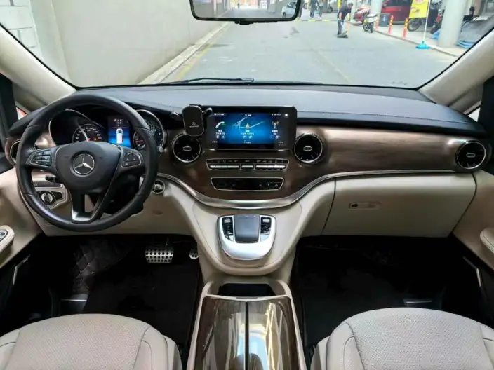 Mercedes-Benz V-Class 2021 Model V 260 L Long wheelbase Premium Edition – фото 9