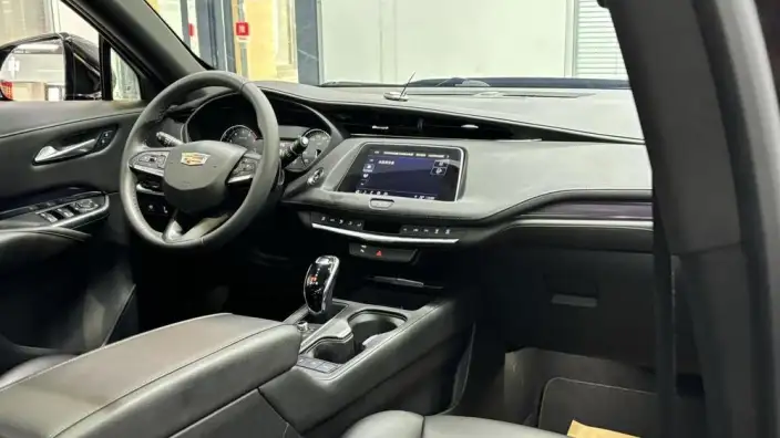 Cadillac XT4 2022 Model 28T 2WD Noble Model – фото 8