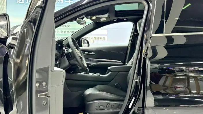 Cadillac XT4 2022 Model 28T 2WD Noble Model – фото 10