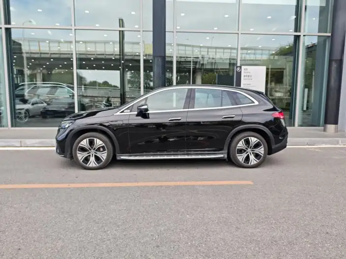 Mercedes-Benz EQE SUV 2024 Model EQE SUV 500 4MATIC Deluxe Edition – фото 3