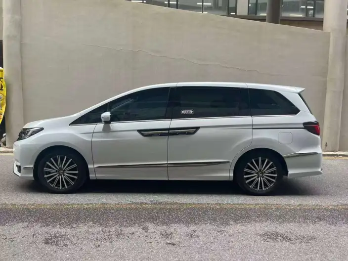 Honda Elysion 2024 Model 2.0L e:HEV Deluxe Edition – фото 3