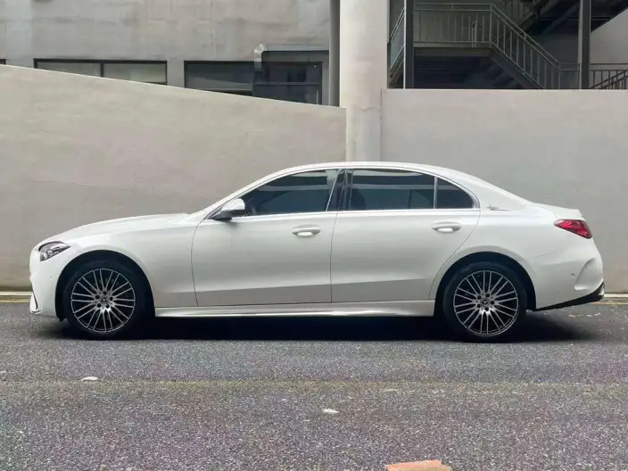 Mercedes-Benz C-Class 2024 Model C 260 L Sports Edition – фото 3