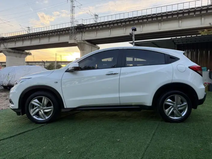 Honda Vezel 2022 Model 1.5L CVT Elite Smart Edition – фото 4