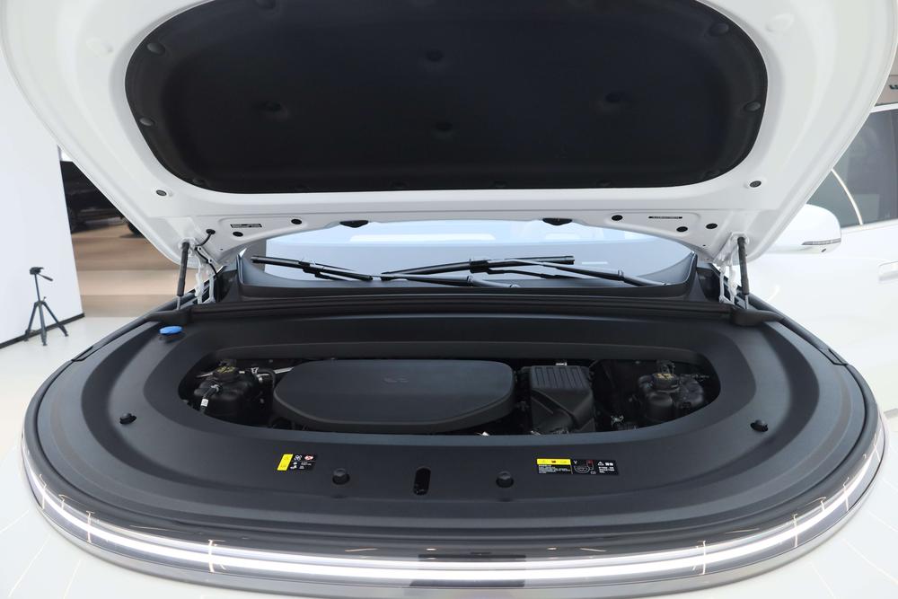 Li Auto L8 2026 модификация Ultra – фото 9