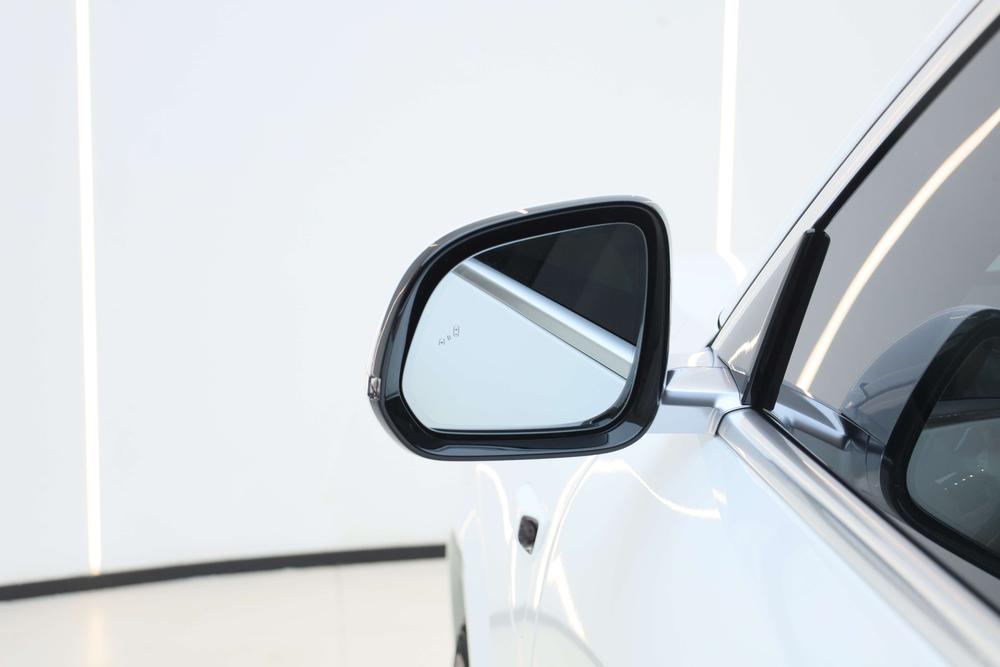 Li Auto L8 2026 модификация Ultra – фото 14