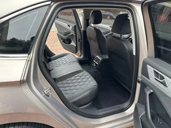 Volkswagen Sagitar 2023 Model 300TSI DSG Beyond Edition – фото 9