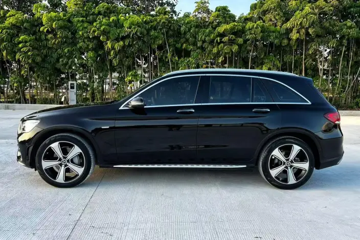 Mercedes-Benz GLC 2022 Model Facelift GLC 300 L 4MATIC Dynamic Model Collector Edition – фото 3