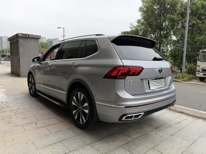 Volkswagen Tiguan L 2022 Model 380TSI Automatic 4WD R-Line Enjoy the version more 7 seat – фото 5