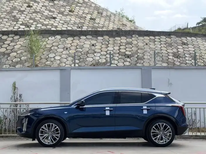 Cadillac GT4 2023 Model 25T Luxury Model