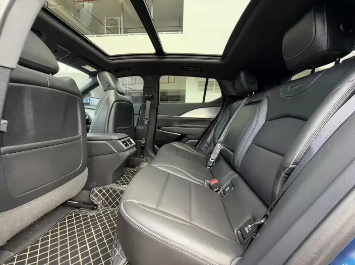 Cadillac GT4 2023 Model 25T Luxury Model – фото 9